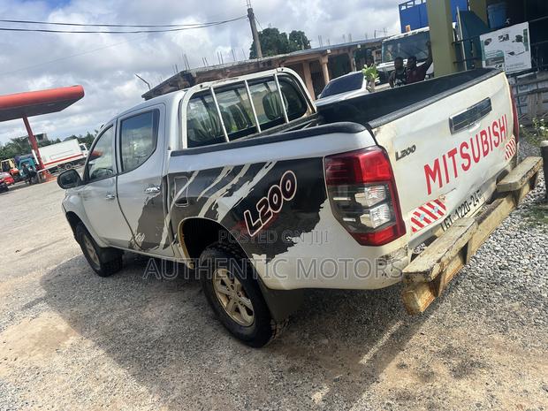 Mitsubishi L200 2019 White