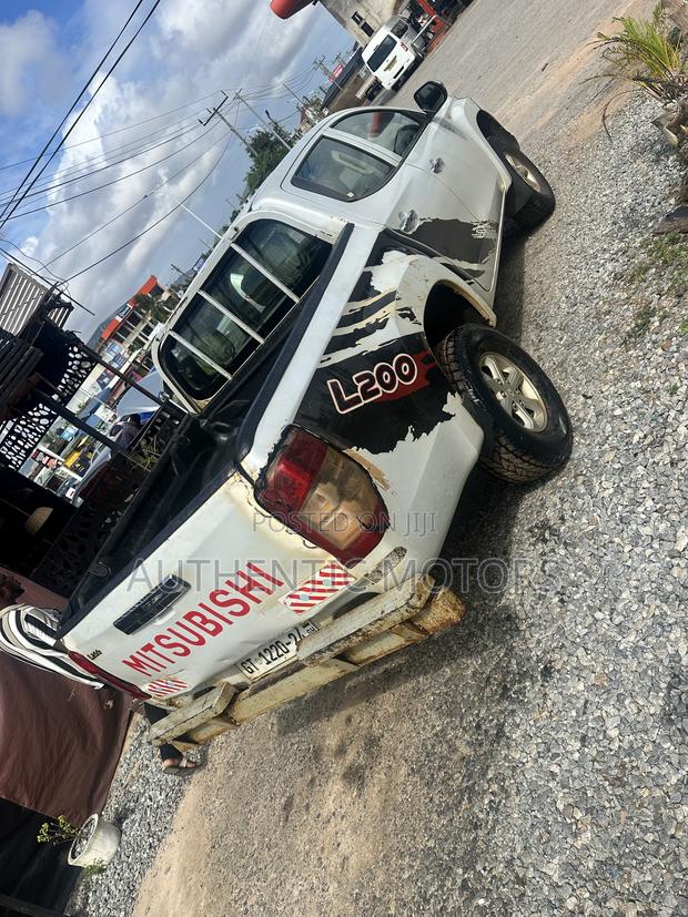 Mitsubishi L200 2019 White