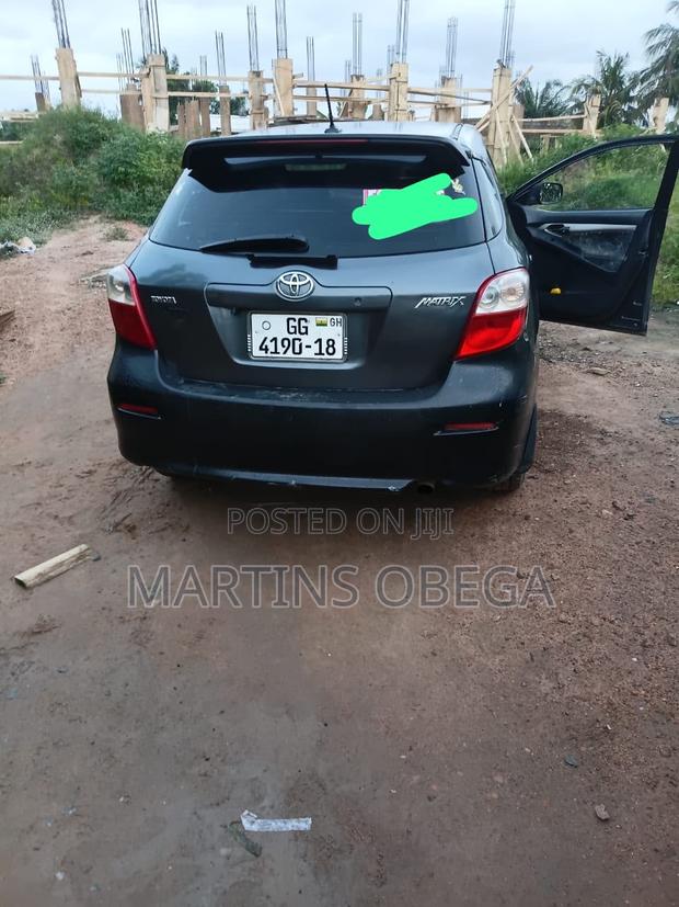 Toyota Matrix Hatchback FWD (1.8L 4cyl 5M) 2010 Gray
