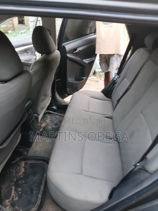 Toyota Matrix Hatchback FWD (1.8L 4cyl 5M) 2010 Gray