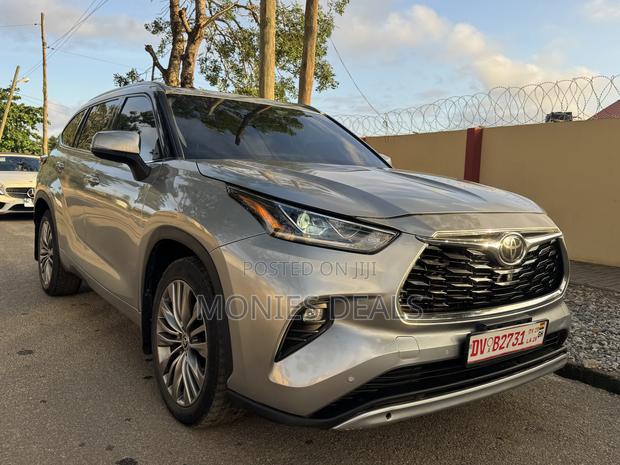 Toyota Highlander Platinum 2021 Silver