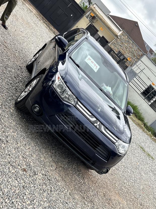 Mitsubishi Outlander 2015 Blue