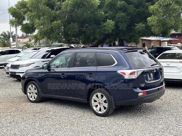 Mitsubishi Outlander 2015 Blue