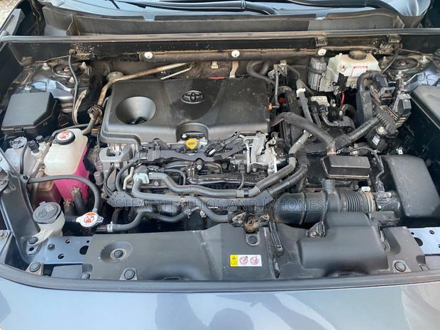 Toyota RAV4 XLE 2021