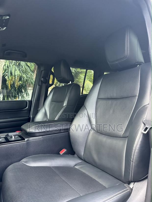 Toyota Land Cruiser Prado 2.8 2025 Gray