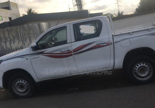 Toyota Hilux Revo Double Cab Petrol 2.7 AWD 2020 White