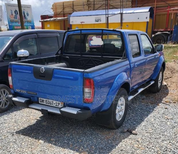 Nissan Hardbody 2017 Blue