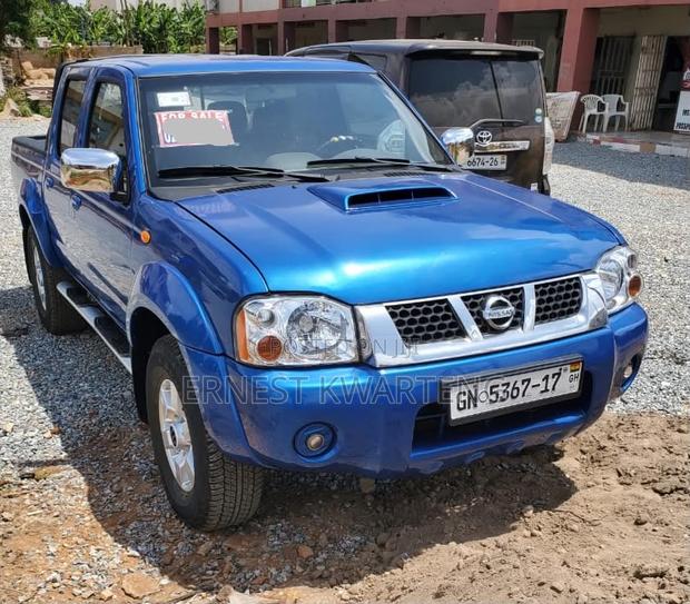 Nissan Hardbody 2017 Blue