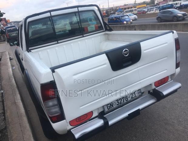 Nissan Hardbody 2021 White