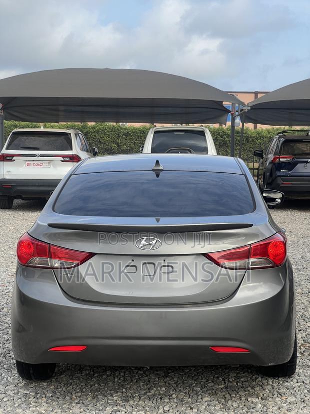 Hyundai Elantra 2012 Gray