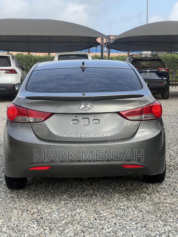 Hyundai Elantra 2012 Gray