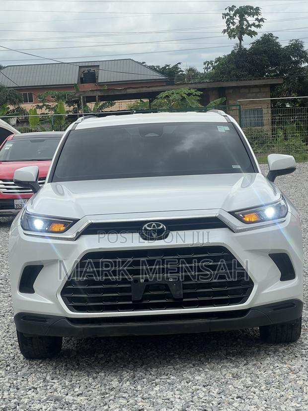 Toyota Highlander XLE AWD 2024 White