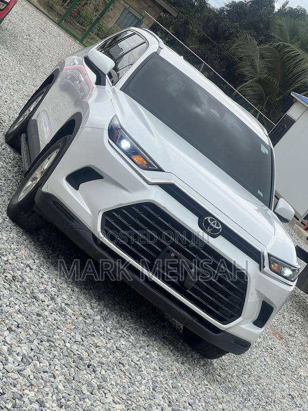 Toyota Highlander XLE AWD 2024 White