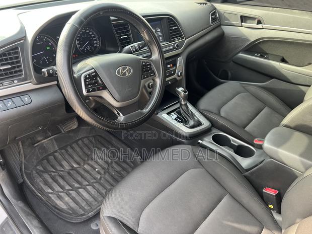 Hyundai Elantra Limited 2018 White