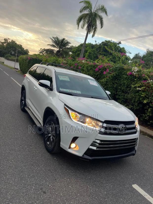 Toyota Highlander LE 4x2 (2.7L 4cyl 6A) 2018 White