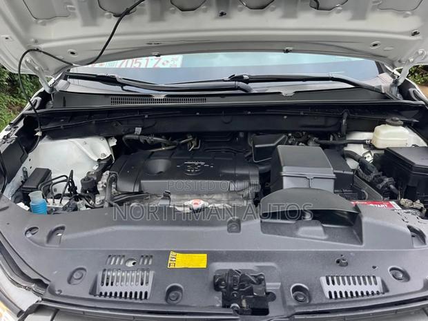 Toyota Highlander LE 4x2 (2.7L 4cyl 6A) 2018 White