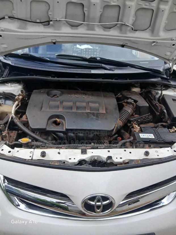 Toyota Corolla LE 4dr Sedan (1.8L 4cyl 4A) 2013 White