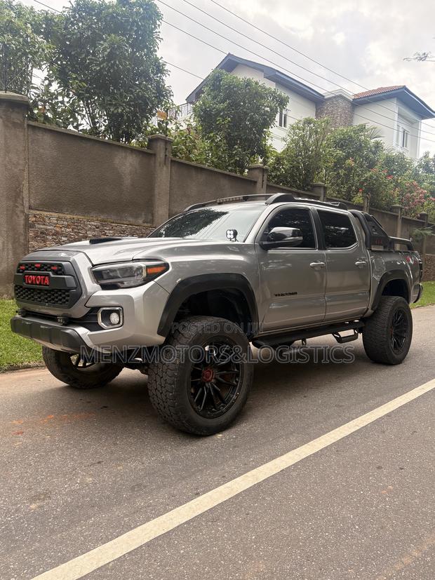 Toyota Tacoma TRD Sport 2018 Gray