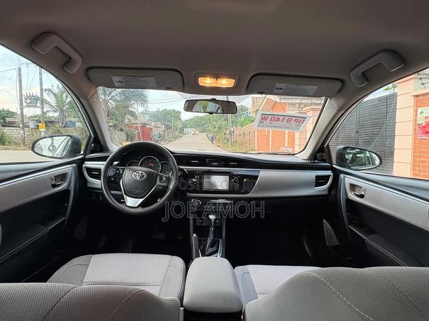Toyota Corolla 2015 White