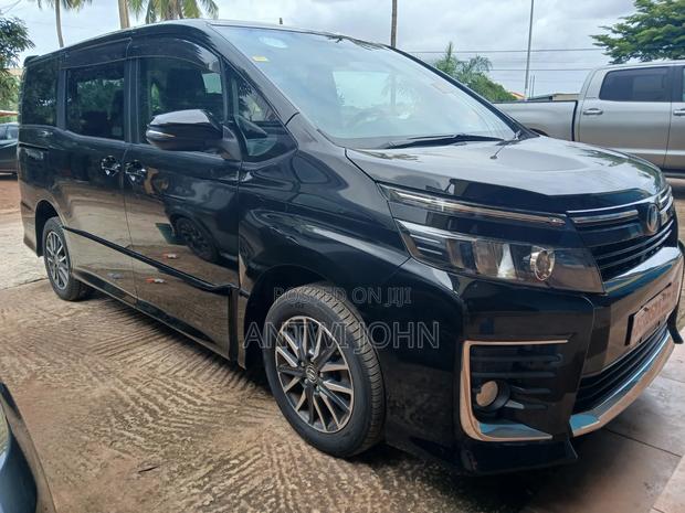 Toyota Noah 2014 Black