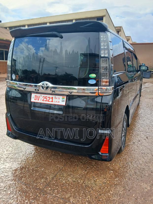 Toyota Noah 2014 Black