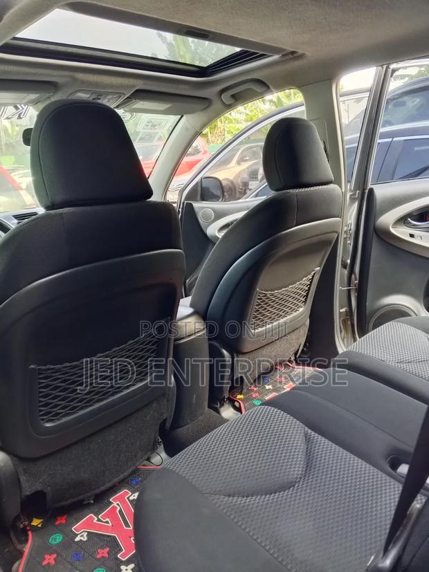 Toyota RAV4 2011 Silver