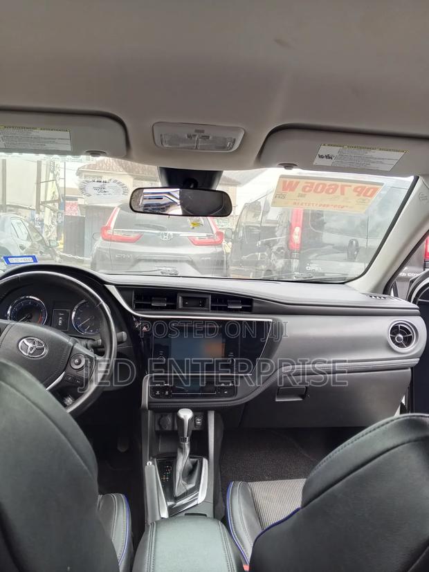 Toyota Corolla 2018 White