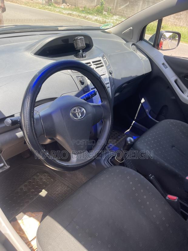 Toyota Yaris 2011 Red