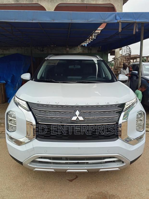 Mitsubishi Outlander 2024 Pearl