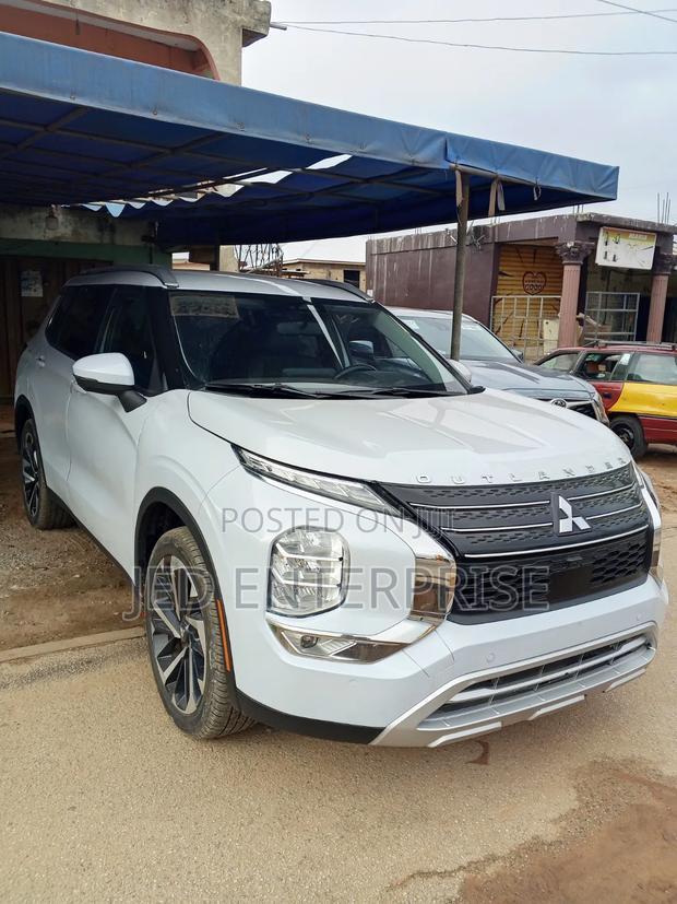 Mitsubishi Outlander 2024 Pearl
