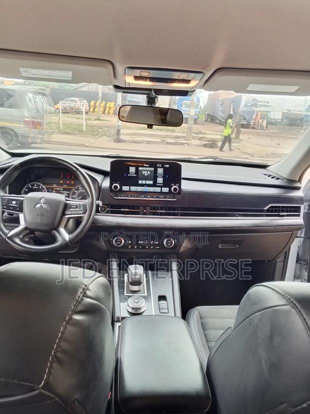 Mitsubishi Outlander 2024 Pearl
