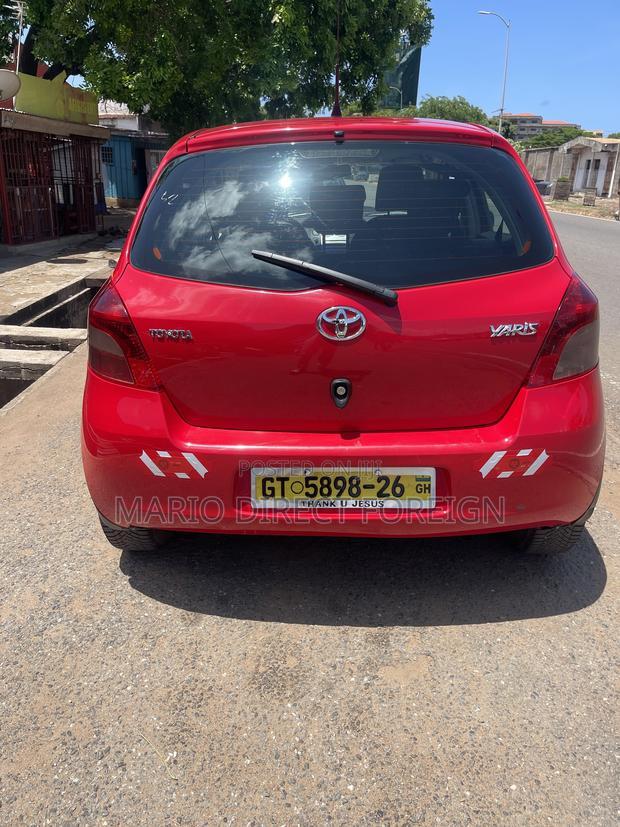 Toyota Yaris 2011 Red