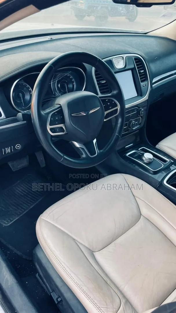 Chrysler 300 2017 White
