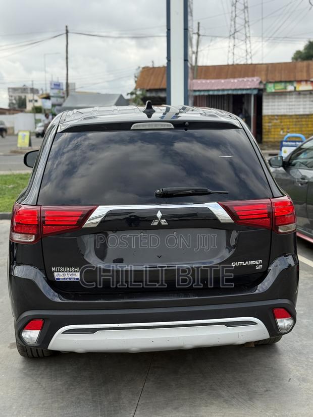 Mitsubishi Outlander SE FWD 2017 Black