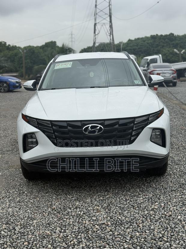 Hyundai Tucson SE 2022 White