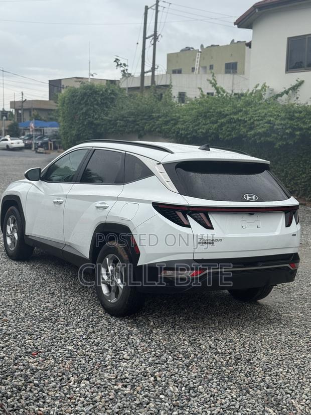 Hyundai Tucson SE 2022 White