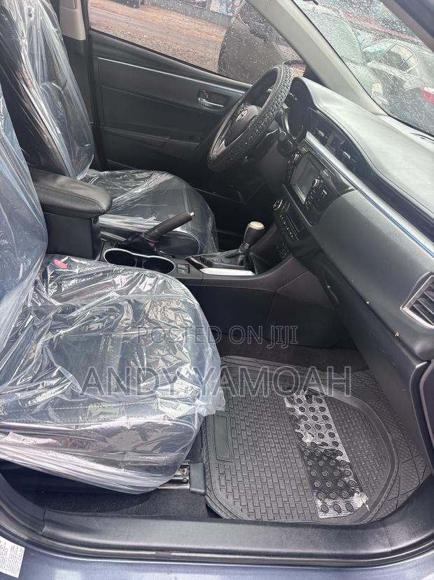 Toyota Corolla 2016 Gray