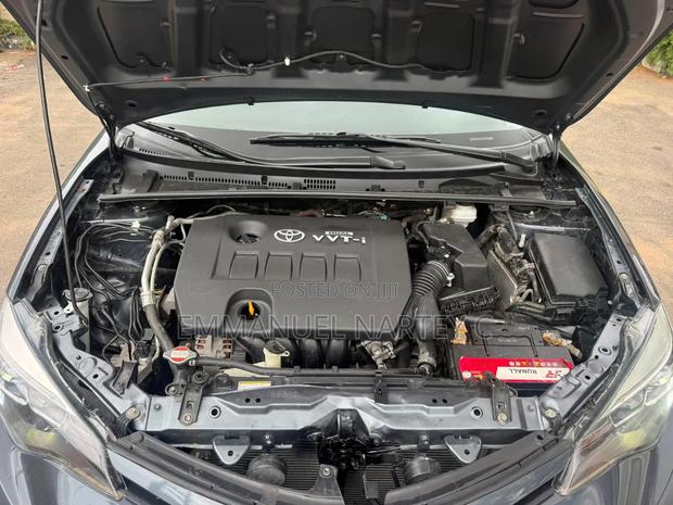 Toyota Corolla 2017 Gray