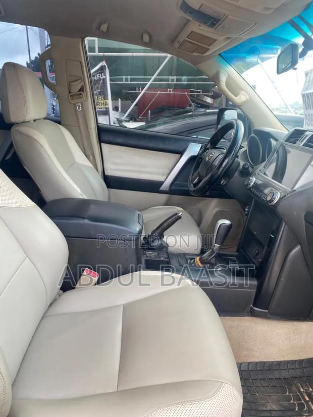 Toyota Land Cruiser Prado 2012 Black