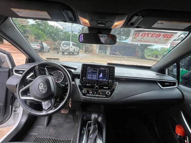 Toyota Corolla SE 2022 White