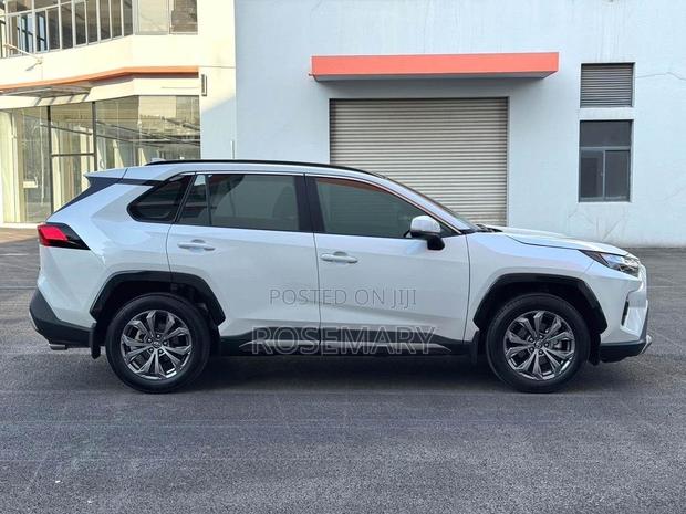 New Toyota RAV4 2023 White