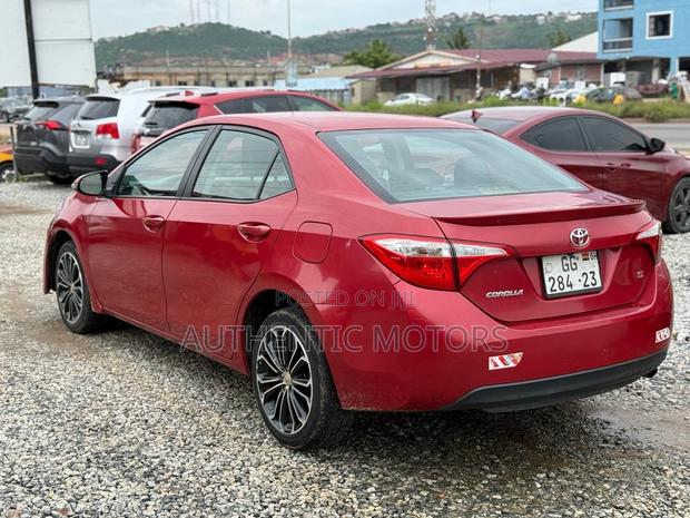Toyota Corolla S 4dr Sedan (1.8L 4cyl CVT) 2015 Red