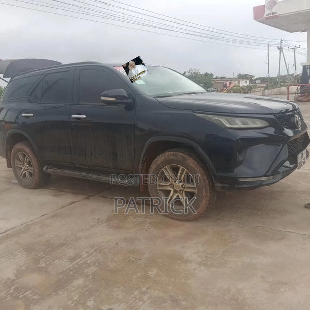 Toyota Fortuner 2020 Black