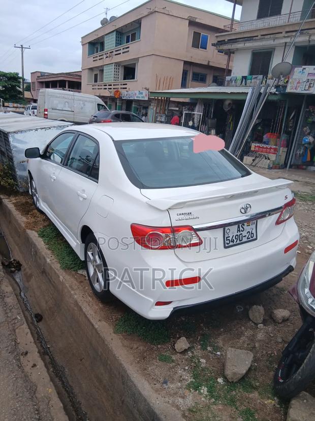 Toyota Corolla 2013 White