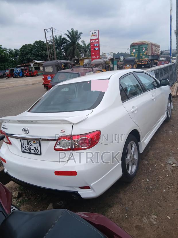 Toyota Corolla 2013 White