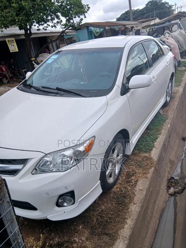 Toyota Corolla 2013 White