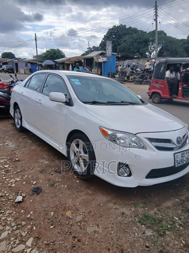 Toyota Corolla 2013 White