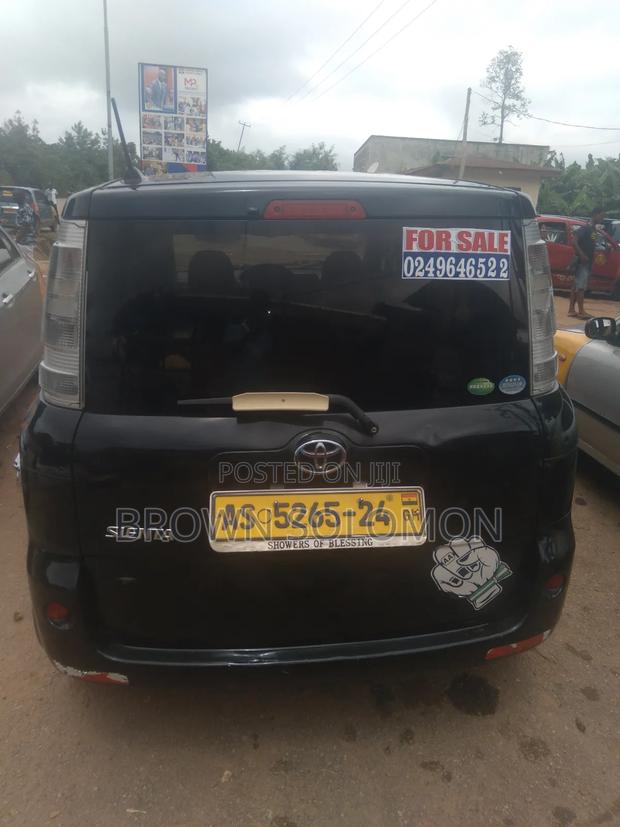 Toyota Sienta 1.5 AWD 2013 Black