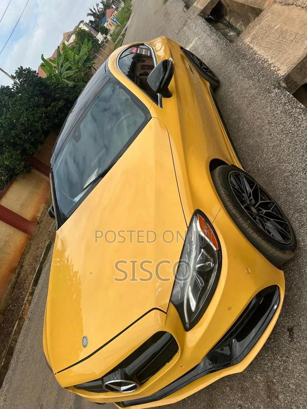 Mercedes-Benz C300 Base 4Matic Coupe AWD (2.0L 4cyl 7A) 2017 Yellow