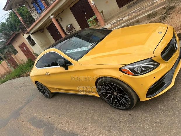 Mercedes-Benz C300 Base 4Matic Coupe AWD (2.0L 4cyl 7A) 2017 Yellow
